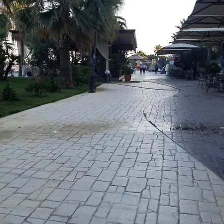 Flor De Mar Qerret Lägenhet Golem (Tirana)