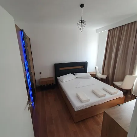 Flor De Mar Qerret * Golem (Tirana)