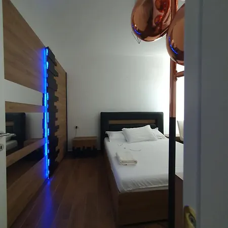 Flor De Mar Qerret Golem (Tirana)