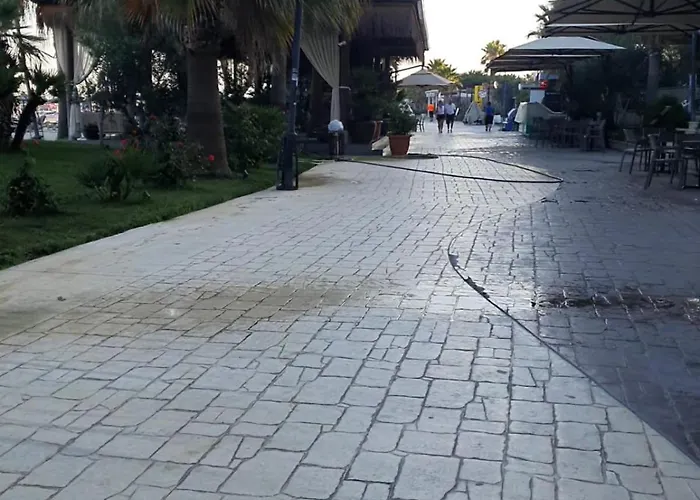 Flor De Mar Qerret Apartamento Golem (Tirana)