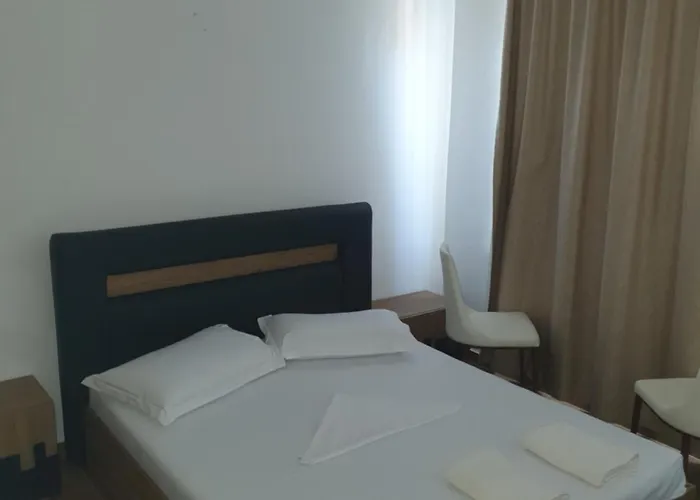 Flor De Mar Qerret * Golem (Tirana)