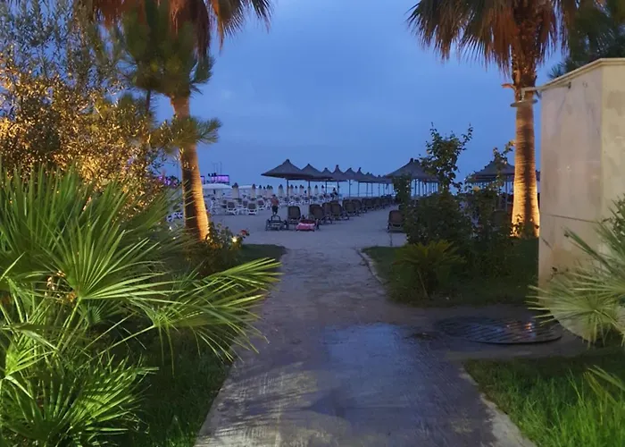 Flor De Mar Qerret * Golem (Tirana)