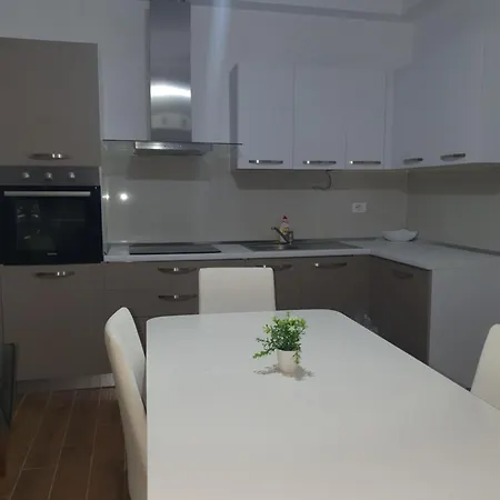 Flor De Mar Qerret Apartment Golem (Tirana)